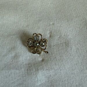 Vintage Sarah Coventry four leaf clover pin
